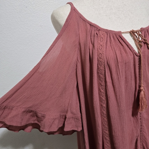 Knox Rose Dusty Rose Cold Shoulder Boho Top With Tassel Tie And Lace Size Medium - Picture 4 of 12